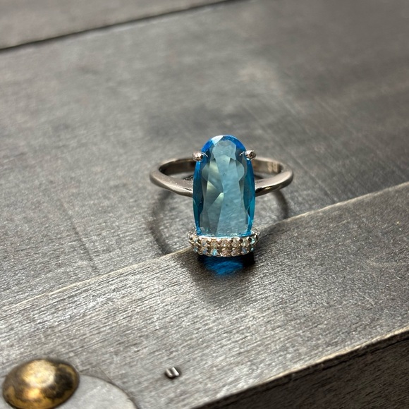 R006 | Blue Topaz CZ Oval Stone Ring - Picture 1 of 5